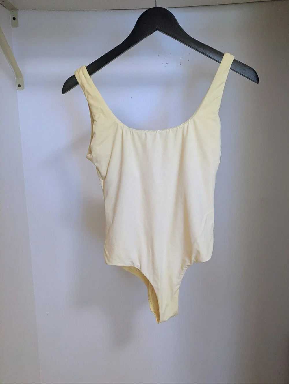 Melisa Odabash London Scoop Neck One-piece Pale Yellow Swimsuit size 6